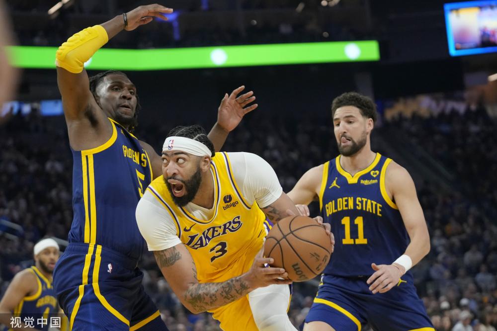 与他们背后 与他们背后